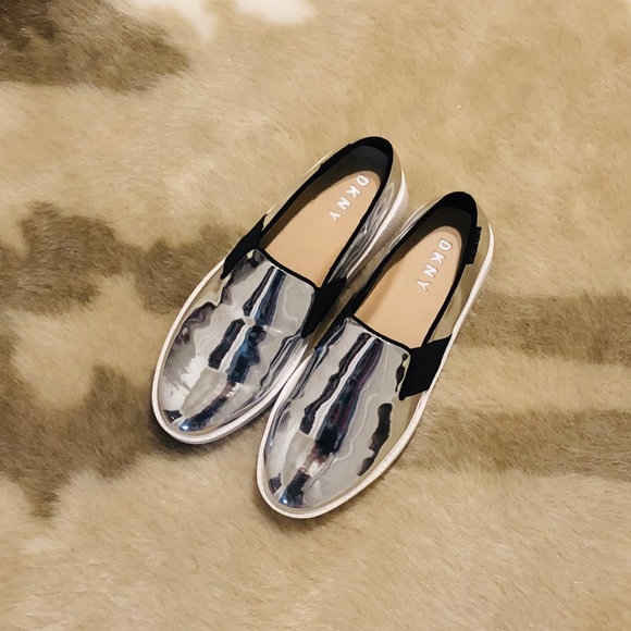 ❌SOLD❌ NEW || DKNY Metallic Silver Slip Ons || 6.5 - Picture 2 of 2